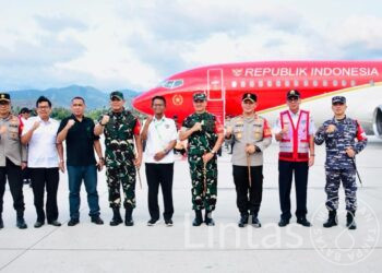 Tiba di Negeri 1000 Megalith , Presiden Jokowi Disambut Danrem 132/TDL Dan Gubernur Sulteng