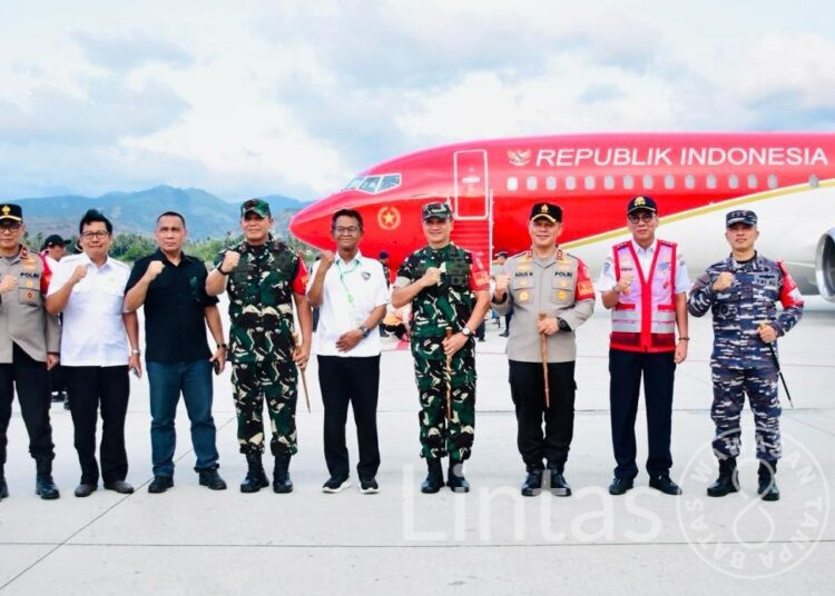 Tiba di Negeri 1000 Megalith , Presiden Jokowi Disambut Danrem 132/TDL Dan Gubernur Sulteng