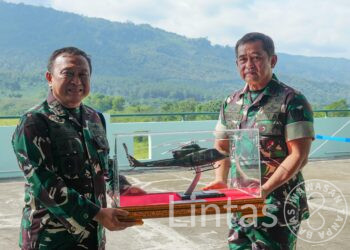 8 Heli Penerbad Menyerang Sasaran di Cipatat