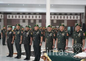 Tongkat Komando Danrem 071/Wijayakusuma Diserahterimakan