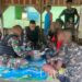 Kedekatan Satgas Yonif 310/KK, Masak Dan Santap Papeda Bersama