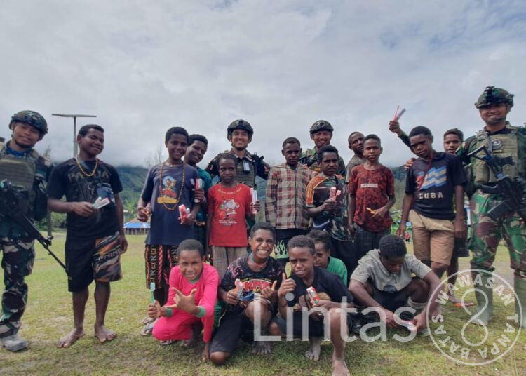 Satgas Buaya Putih Edukasi Anak Papua Cara Merawat Kebersihan Gigi