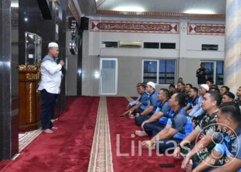 Untuk Meningkatkan Keimanan Dan Ketakwaan, Personel Lanud Husein Sastranegara Melaksanakan Sholat Subuh Berjamaah