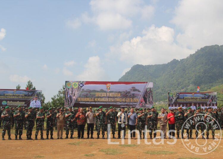 Pangdam III/Siliwangi Tutup TMMD Ke-120 Wilayah Kodam III/Siliwangi