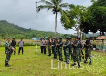 Jaga Kondusifitas Wilayah Membramo Hulu, Satgas Yonif 721/Mks Bersinergi Dengan Apkam Setempat Laksanakan Patroli Gabungan