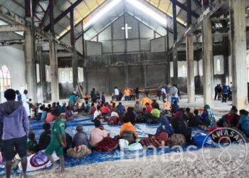 OPM Ganggu Kembali, Warga Bibida Mengungsi Ke Madi Gunakan Truk TNI Untuk Sementara Waktu