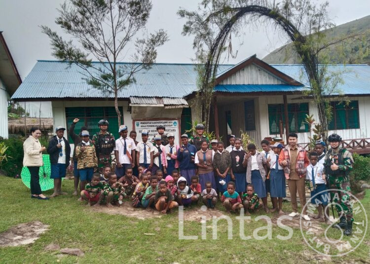 Bentuk Perhatian Prajurit Rusa Hitam 721 Kunjungi Sekolah Bagikan Sarapan Sebelum Kegiatan Belajar Dimulai