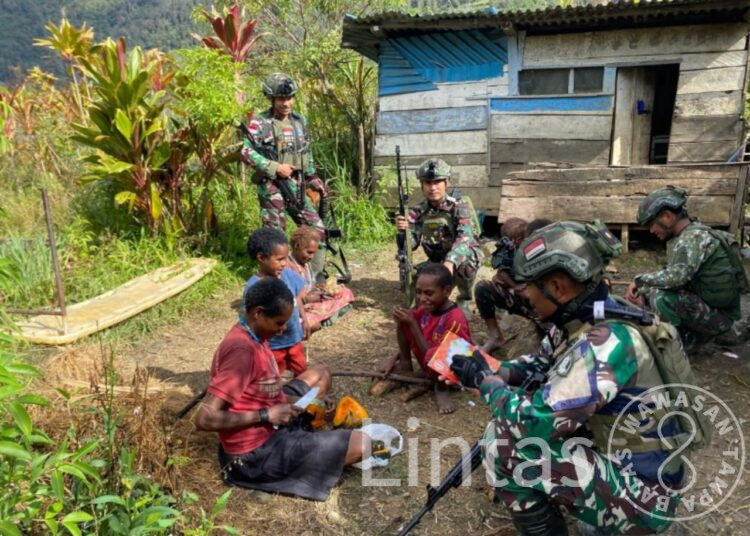 Warga Bilogai Sambut Gembira Pengobatan Keliling Satuan Koops Habema
