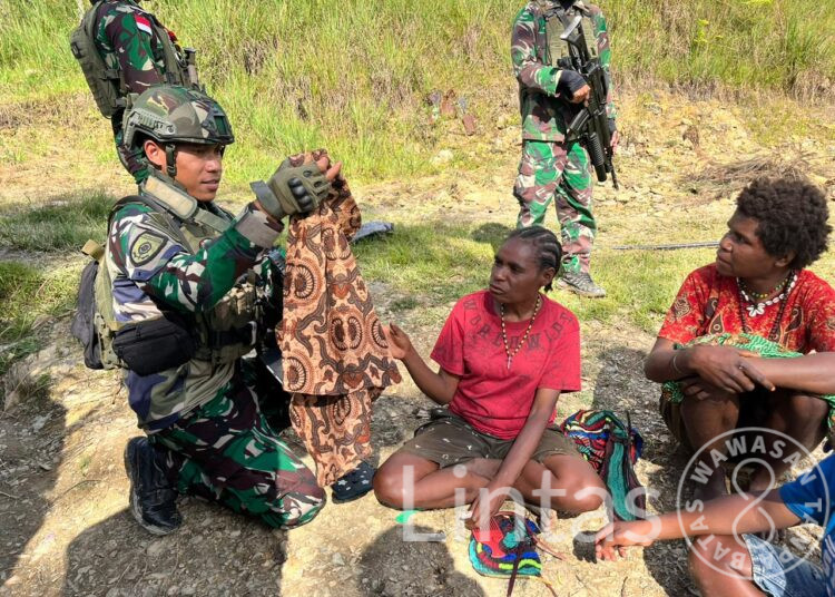 Satgas Yonif 509 Kostrad Berbagi Keceriaan di Kampung Holomama, Intan Jaya