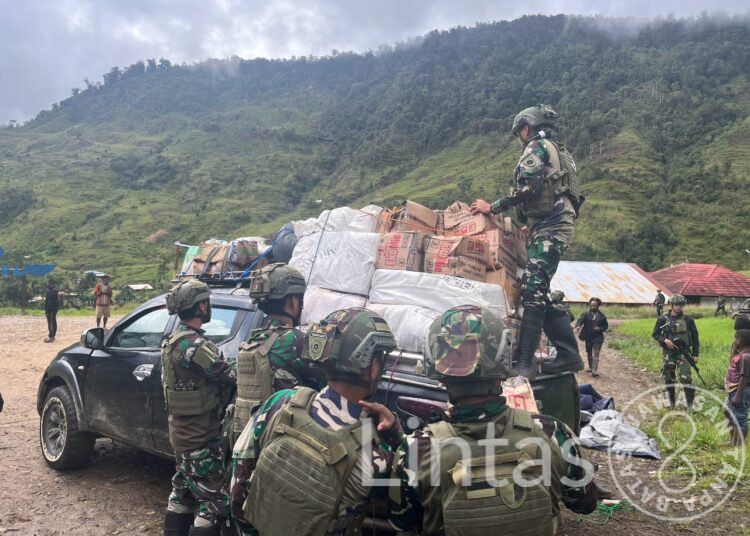 Prajurit Koops Habema Sinergi Bersama Warga Mbua Jaga Keamanan Wilayah di Nduga Papua