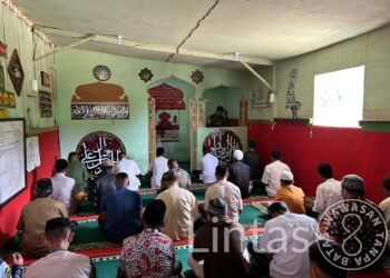 Prajurit Satgas Yonif 721/Mks Pos Pirime Berikan Pelayanan Terbaik Dengan Menjadi Khotib Jum’at di Papua