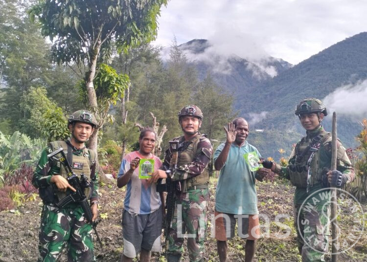 Ketahanan Pangan Satgas Mobile Yonif 323 Buaya Putih Bersama Masyarakat