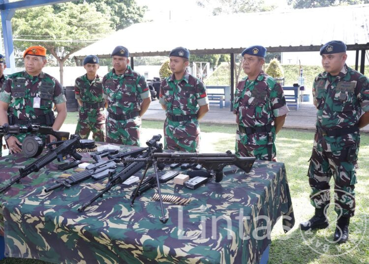 Cek Kesiapan Tempur Danlanud Husein Sastranegara Inpeksi Gudang Senjata