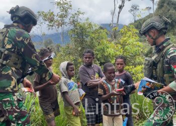 TNI Wujudkan Pelayanan Pendidikan Anak-Anak Agisiga