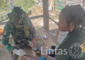 Satgas Yonif 323 Buaya Putih Selalu Siap Melayani Masyarakat Yang Membutuhkan Pengobatan