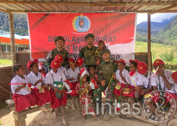 Peringatan Hari Anak Nasional Satgas Yonif 323 Buaya Putih