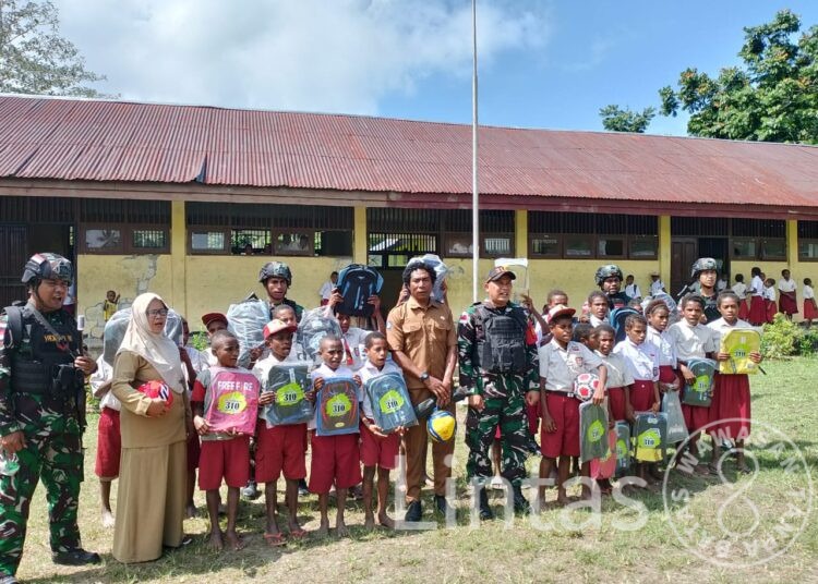 Satgas Yonif 310/KK Edukasi Anak-Anak SD Perbatasan, Ajarkan Cuci Tangan Yang Benar