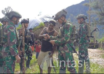 Satgas Yonif 323 Buaya Putih Wujudkan Papua Terang