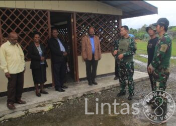 Komsos Dengan Tokoh Agama Gereja Tertua di Kenyam, Dansatgas TNI Siap Fasilitasi Perbaikan Gereja