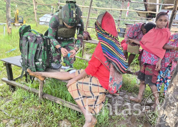 Pengobatan Satgas TNI Diapresiasi Warga Kogomaru