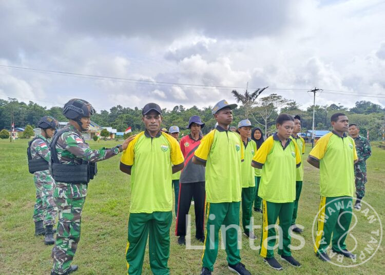 Siap Kibarkan Merah Putih di Perbatasan, Satgas Yonif 310/KK Latih Paskibraka Jelang HUT RI Ke-79