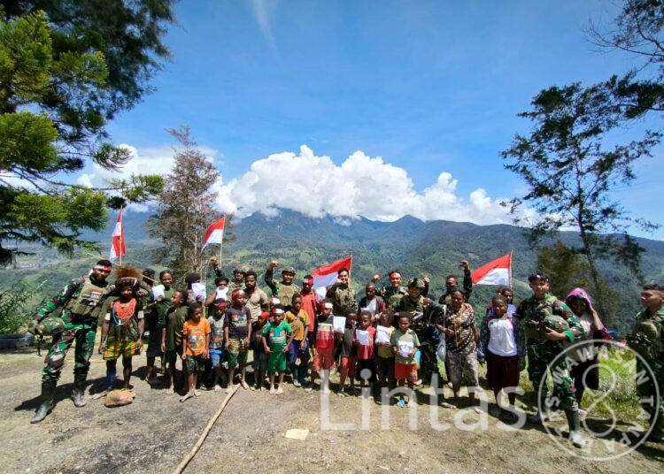 Raut Wajah Ceria Dan Bahagia Dari Masyarakat Pedalaman Papua Karya Ksatria Buaya Putih