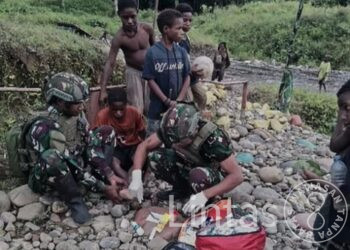 Prajurit Habema Sigap Obati Luka Anak Delpel