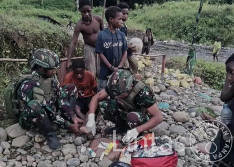 Prajurit Habema Sigap Obati Luka Anak Delpel