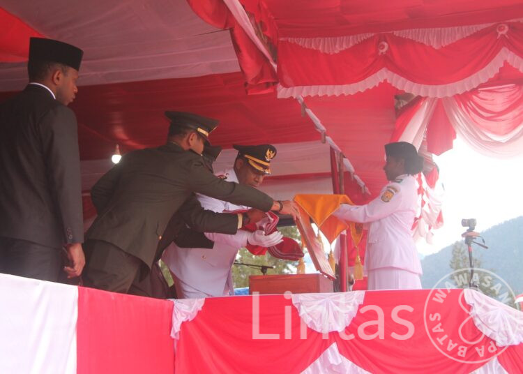 Satgas Yonif 323 Buaya Putih Ikuti Upacara Peringatan HUT RI Ke-79