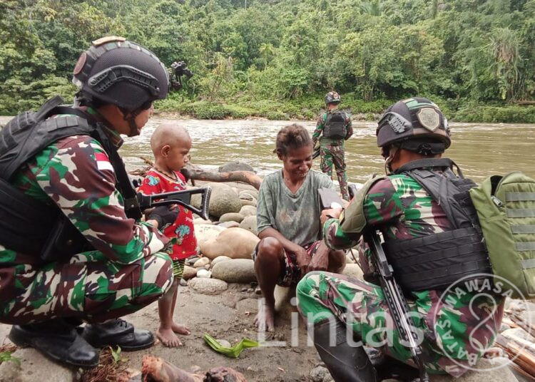 Satgas Yonif 310/KK Terus Berkomitmen Pada Bidang Kesehatan Untuk Warga Perbatasan