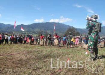 Masyarakat Kampung Kago Distrik Ilaga Semangat Mengikuti Lomba Balap Karung