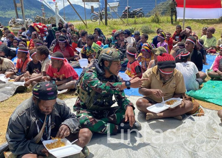 Meriahkan HUT RI, Satgas Habema Dan Warga Ilambet Gelar Lomba Dan Makan Bersama