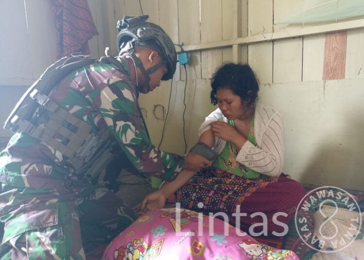 Satgas Habema Obati Warga Mumugu Sakit Malaria