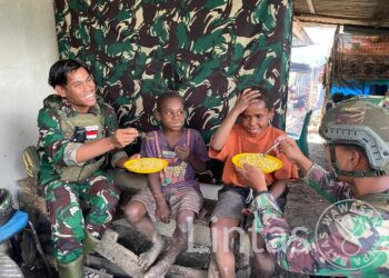 Komsos Prajurit Habema Ajak Anak-Anak Kago Santap Siang Bersama