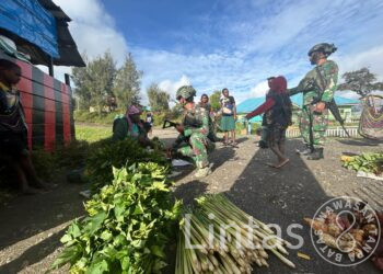 Program Rosita Satgas Habema Dukung Perekonomian Warga Kumlagupa