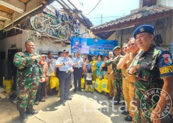 Meningkatkan Kesejahteraan Masyarakat Sekitar,Danlanud Husein Sastranegara Resmikan Fasilitas MCK di Kelurahan Husein Sastranegara