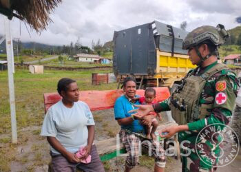 Satgas Habema Bantu Pengobatan Warga Yenggernok