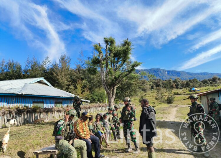 Dengar Keluhan Masyarakat, Satgas Mobile Yonif 323 Laksanakan Komsos