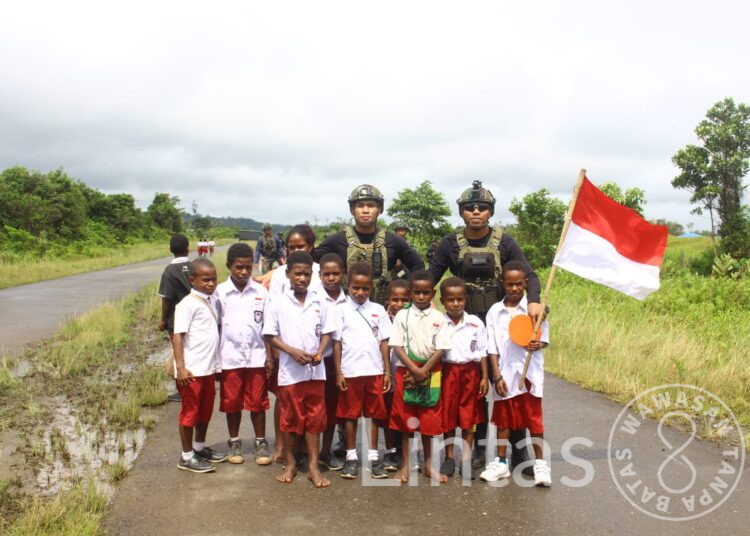 Komsos Satgas Habema Bangkitkan Semangat Anak-Anak Sralala
