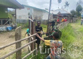 Komsos Satgas Habema Disambut Gembira Warga Pesiga