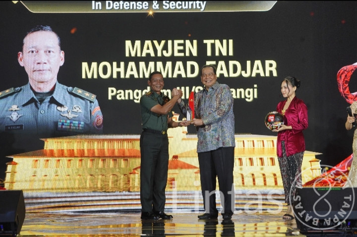 Pangdam III/Siliwangi Raih Special Awards Outstanding Military Leadership in Defense & Security