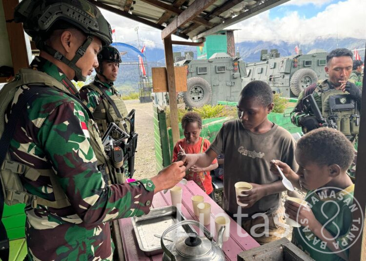 Papua Pintar Satgas Habema di Mamba, Disambut Gembira Anak-Anak