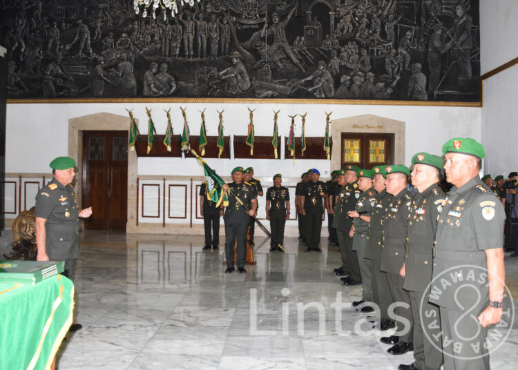 Mayjen TNI Dadang Arif Abdurahman, S.E., M.Si., Pimpin Sertijab Pejabat Kodam III/Siliwangi
