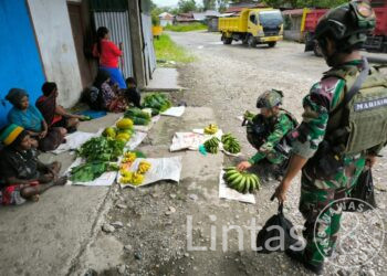 Warga Muara Sambut Gembira Program ROSITA Satgas Marinir Habema