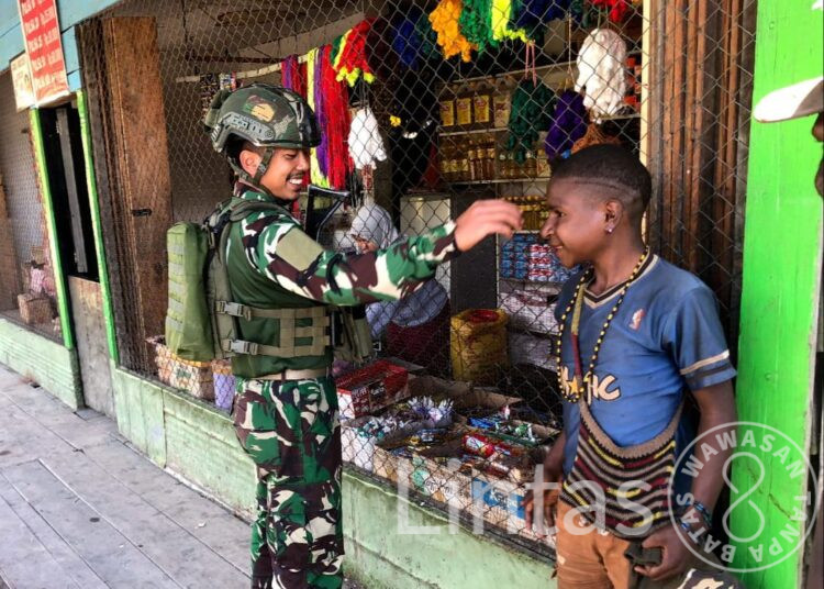 Warga Dukung Satgas Habema Amankan Pasar Sugapa