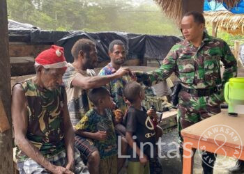 Komsos Satgas Marinir Habema Disambut Gembira Warga Tomonsatu