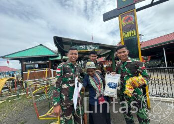 Sembako Satgas Habema Wujud Berbagi Kasih Dengan Warga Mamba