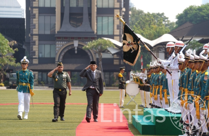 Kasad Terima Kunjungan Kerja Menhan RI, Bahas Peningkatan Pertahanan Negara Dan Kesejahteraan Prajurit