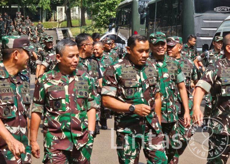 Pangdam III/Siliwangi Meninjau Latkodalopstis Kostrad 2024