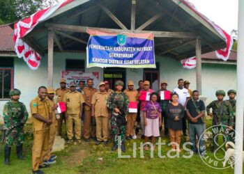 Komsos Satgas Habema Disambut Gembira Aparat Distrik Aifat Selatan